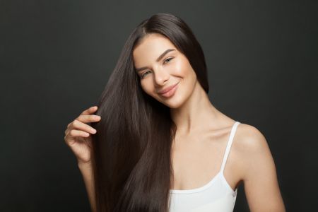 Produk ini diformulasikan dengan keratin terhidrolisis, yang menguatkan dan memperbaiki rambut yang rosak, meningkatkan keanjalan, dan meningkatkan kilauan.